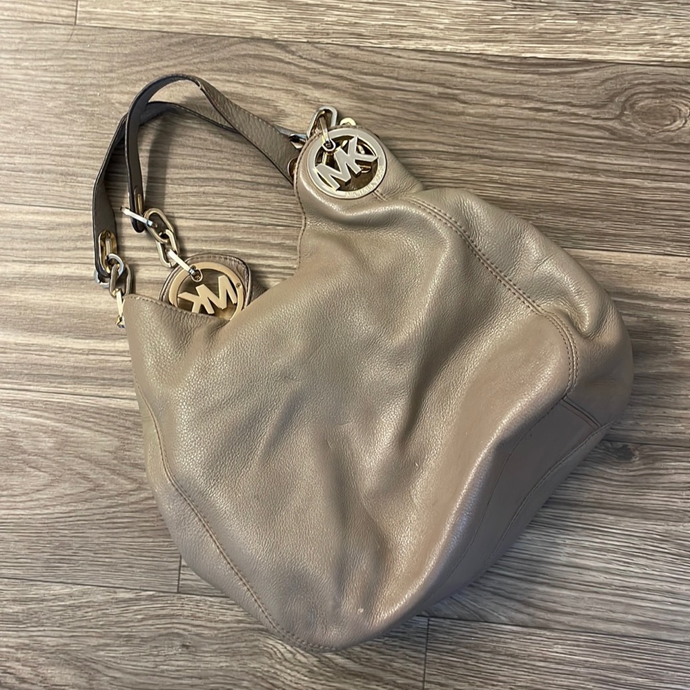 Michael Kors Medium Pebbled Leather Satchel - Used